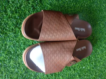 Smile Brown Classic Men’s Shoes Elegant brown Smile shoes designed for comfort and everyday sophistication