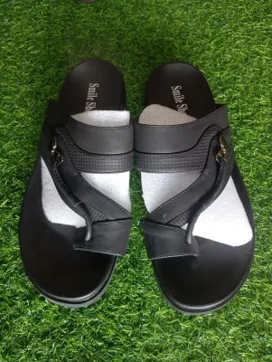 Smile Black Modern Men’s Sneakers Trendy Black Smile shoes built for contemporary style and superior comfort