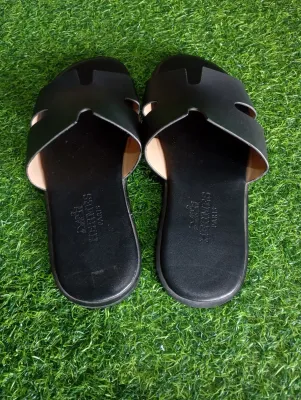 Hermes Pairs Black Premium Shoes Sleek black Hermes shoes designed for high-end fashion and standout elegance